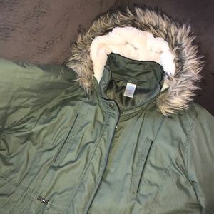 Hunter green fur hood winter jacket